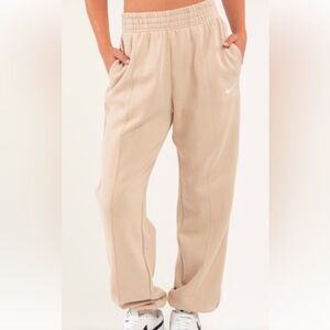 Nike Women's Sportswear Essential Collection Fleece Sweatpants